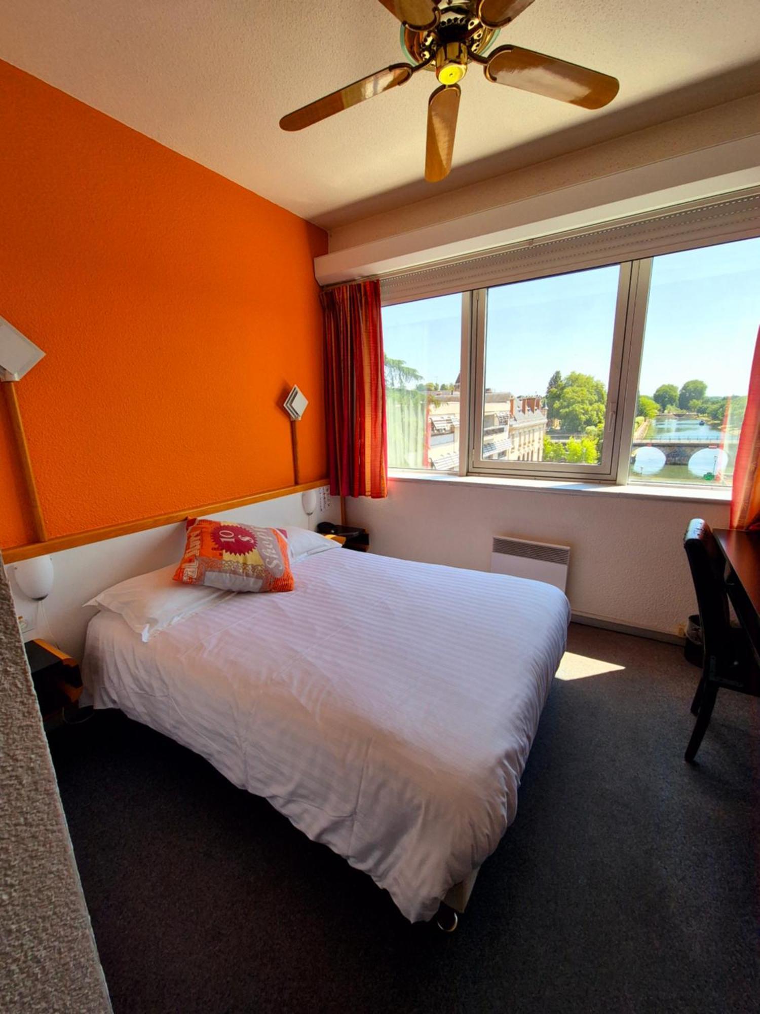 Arche Hotel Vierzon Exterior photo